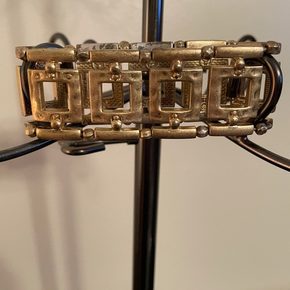 Bracelet gold tone by Lia Sophia - Picture 2 of 4